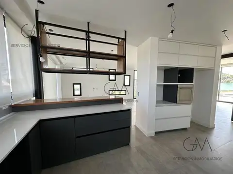 Casa en Alquiler de 3 dormitorios