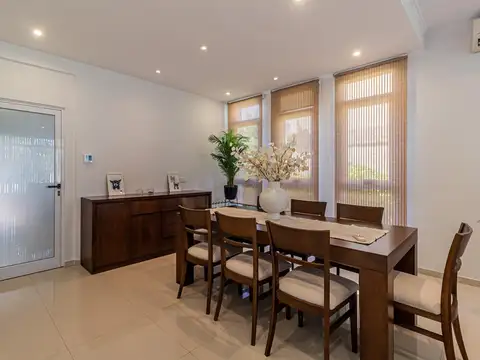 Casa 4 ambientes con 4 baños