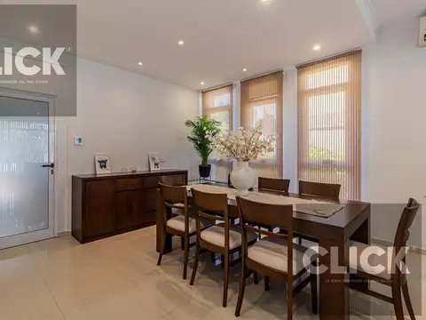 Casa 4 ambientes con 4 baños