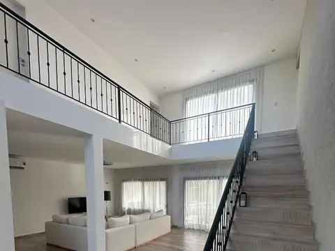 Casa en Alquiler Temporal en Haras Santa María, USD 5.000