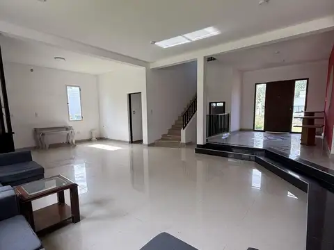 Casa en Venta con 1 cochera