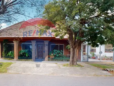 CASA EN VENTA EN LA PLATA 3 DORMITORIOS APTO BANCO