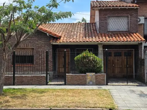 VENTA CHALET CARAPACHAY 3 DORM 2 BAÑOS QUINCHO