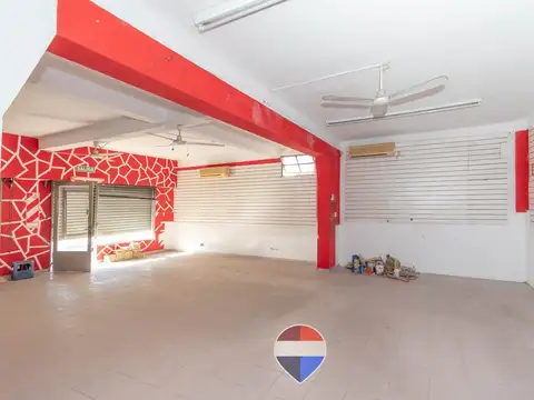 Local con Departamento en Venta en La Plata