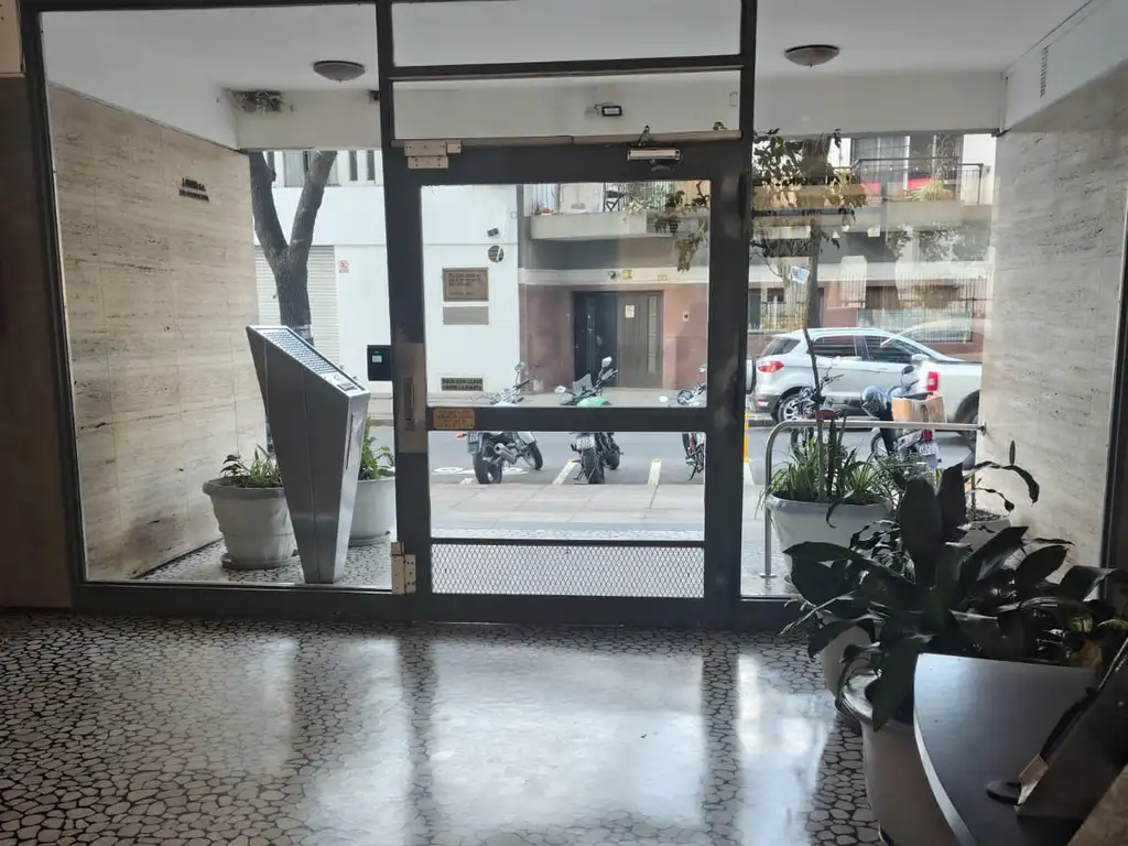 Donado 800, Piso 1