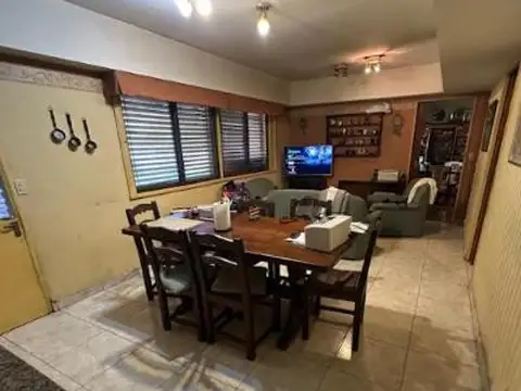 Casa 5 ambientes con 3 baños