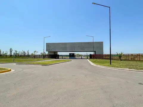 Av. Arturo Illia Bis y Golondrinas