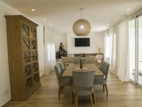 Casa en Venta en Carlos Spegazzini, USD 450.000