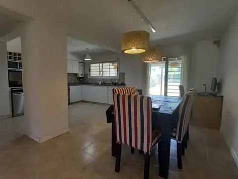 Casa 5 ambientes con 1 baño