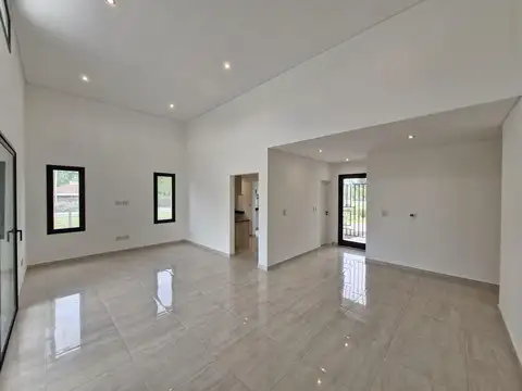 Casa en Venta en Pilar Del Este, USD 195.000
