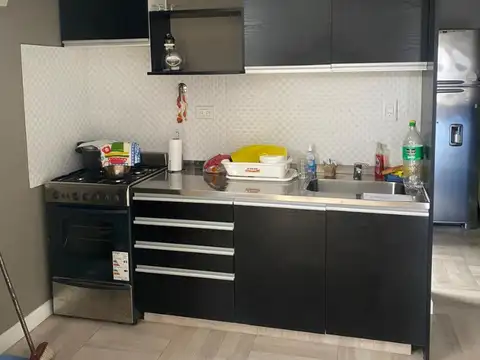 Departamento de 3 Ambientes a Estrebar en Edificio al Contrafrente con Balcon