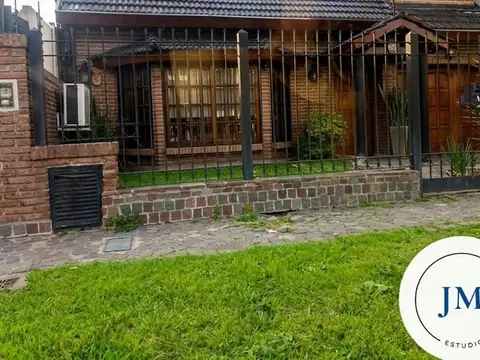 CASA EN CASTELAR