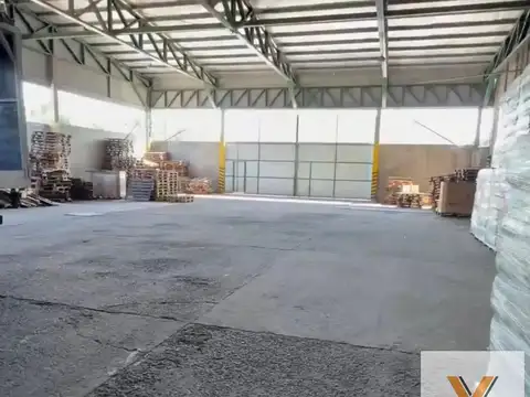 Depósito en Alquiler - 2 Baños - 2700mts - Quilmes