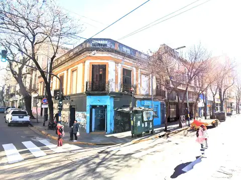 Avenida Almirante Brown 1000