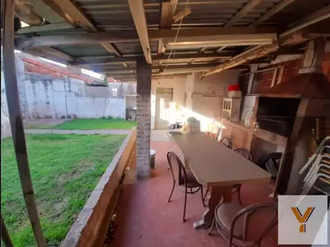 Casa en venta - 4 Dormitorios 3 Baños - Ituzaingó