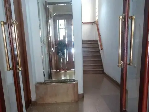 Constitución 1900, Piso 1