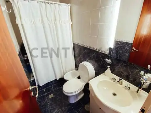 CASA EN VENTA EN LA PLATA CON 3 DORMITORIOS