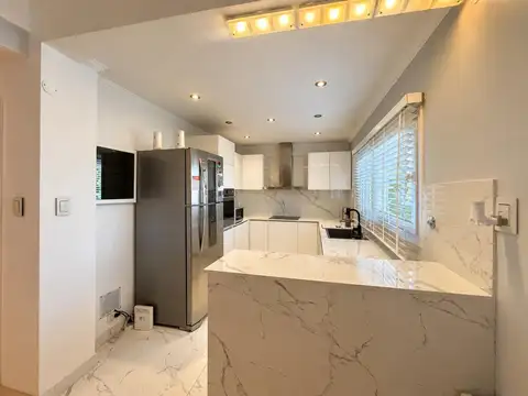 Casa 5 ambientes con 5 baños