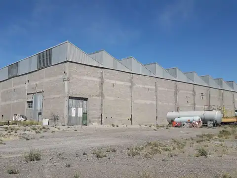 NAVE INDUSTRIAL DE 6500M EN B° CIUDADELA, EN TERRENO DE 30.000M