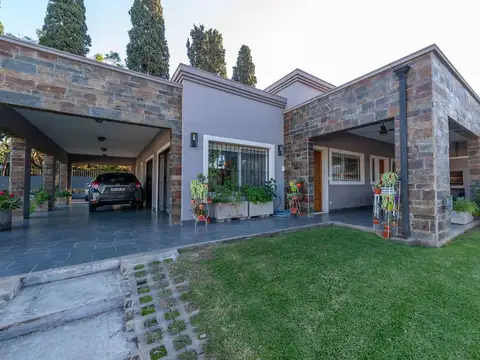 Casa en Venta en Don Torcuato, USD 530.000