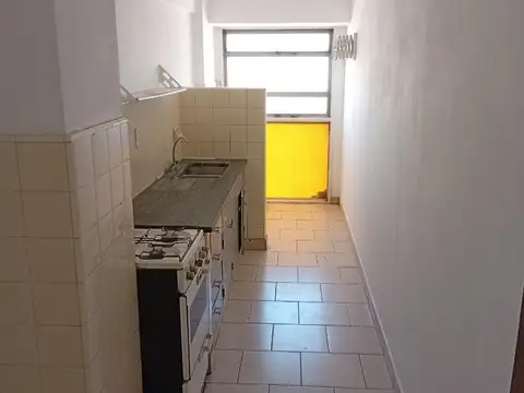 Departamento en Alquiler en Caseros, $ 700.000