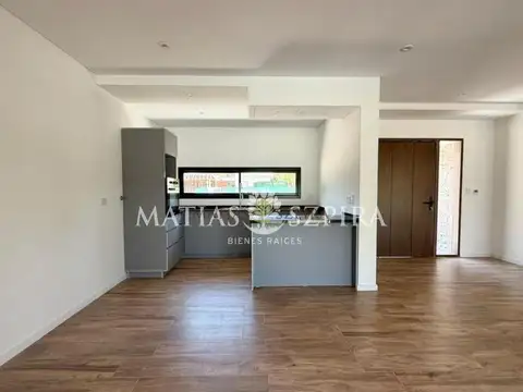Casa 4 ambientes con 3 baños