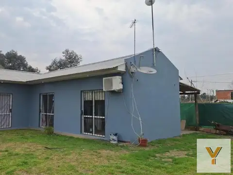 Casa en venta - 2 Dormitorios 1 Baño - La Lonja