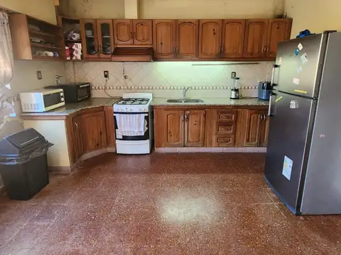 Casa 4 ambientes con 1 baño