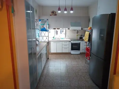 CASA 3 AMB Con Patio y Terraza - VILLA BALLESTER