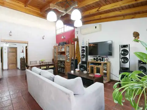 Depto Tipo Casa 5 ambientes con 2 baños