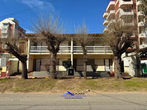 Departamento 2 ambientes con gas natural en zona centro
