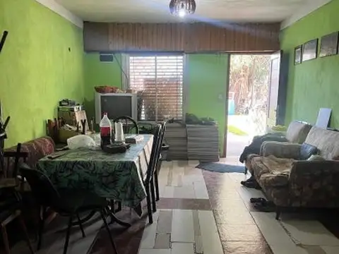 Casa 3 ambientes con 1 baño