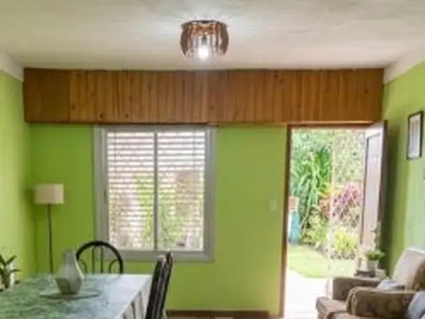 CASA EN VENTA BOSQUES FCIO.VARELA