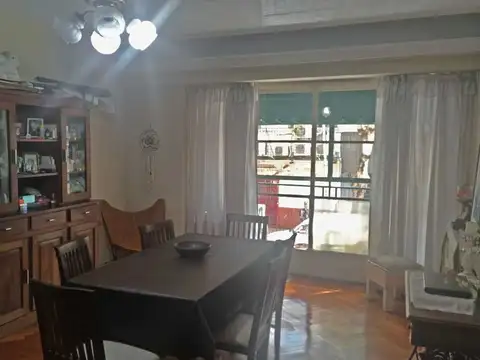 VENTA ALMAGRO 4 AMB  FRENTE/ BALCON
