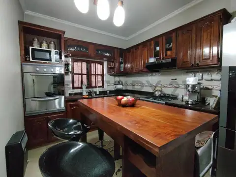 VENTA CASA 5 AMBIENTES EN LAFERRERE
