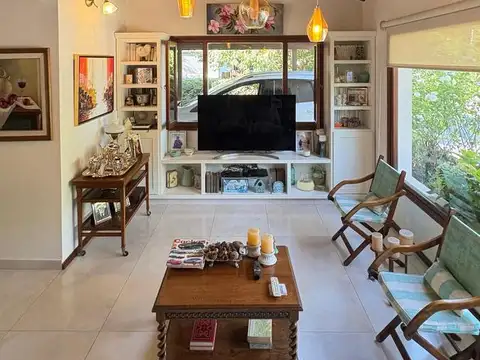 Casa en venta en Barrio Altos del Sol Ituzaingo