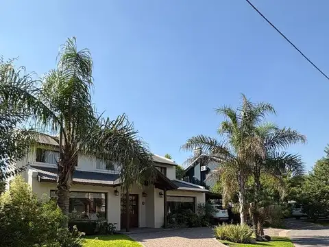 Casa en venta en Barrio Altos del Sol Ituzaingo
