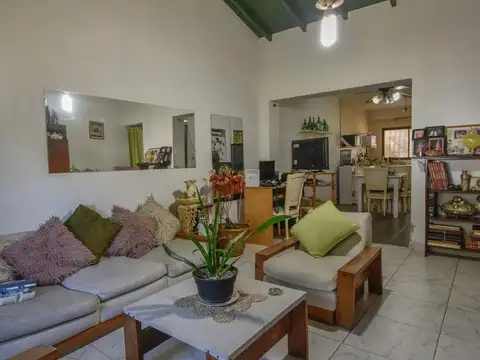 CASA DE 3 AMBIENTES EN ADROGUE