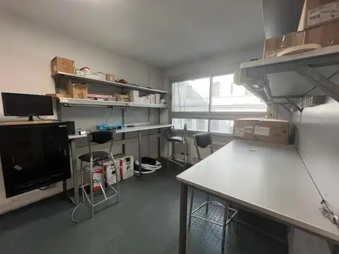 Oficina en Venta Piso Entero de 180 m en Excelente Estado.