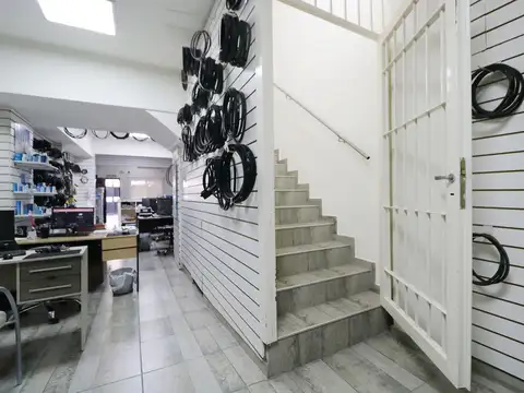 Oficina en Venta con 4 cocheras