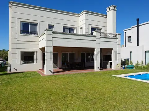 VENTA CASA 7 AMBIENTES EN ACACIAS PUERTOS DEL LAGO | PERMUTA