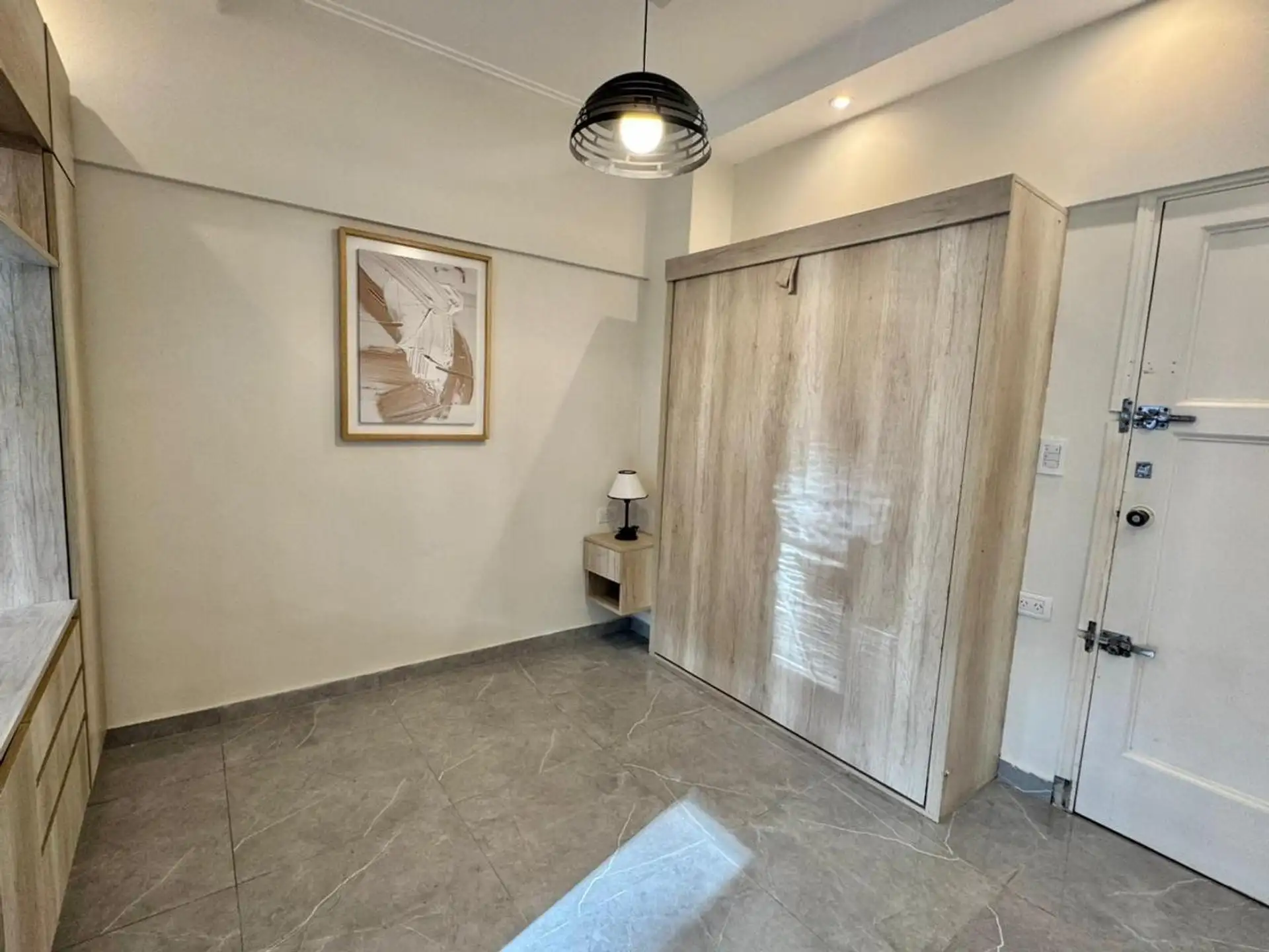 Monoambiente 27m² a la calle con balcón francés — Plaza Colón, 4° piso