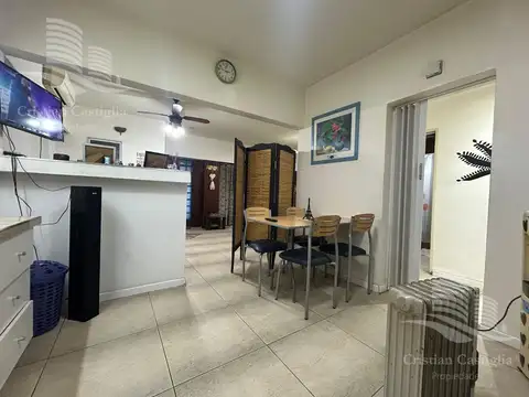 Casa de 2 Plantas con Balcón Aterrazado y Parrilla