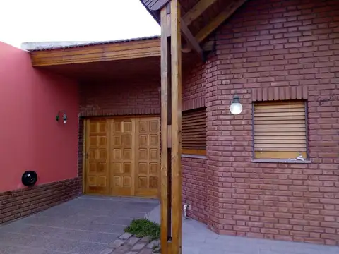 Ingeniero César Cipolletti 100