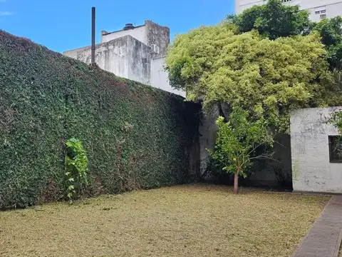 Casa 10 ambientes con 3 baños
