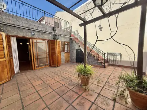 PH 3 ambientes independiente con cochera en Castelar Norte