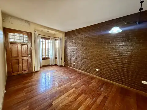 Depto Tipo Casa en Venta en Castelar Norte, USD 78.000