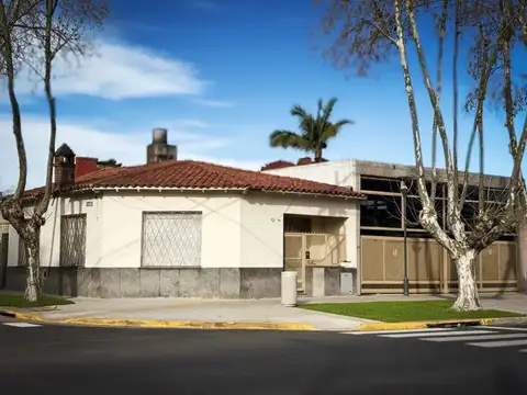 Venta de Esquina Comercial en Martinez