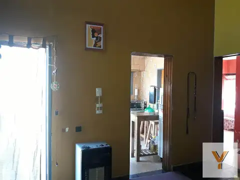 Casa en venta - 2 dormitorios 1 baño - 200mts2 - Los Hornos, La Plata