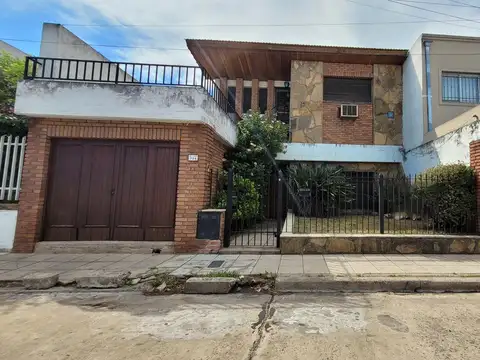 Casa chalet 4 ambientes Morón